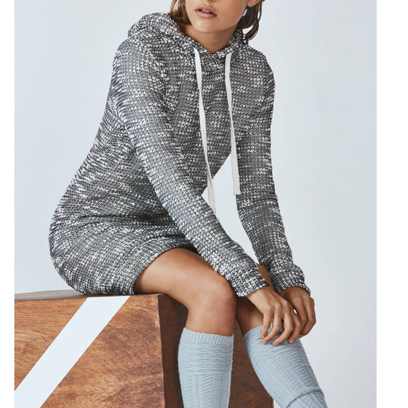 Fabletics Yukon Gray White Hooded Sweater Athletic Athleisure Pickleball Dress M - Picture 1 of 7